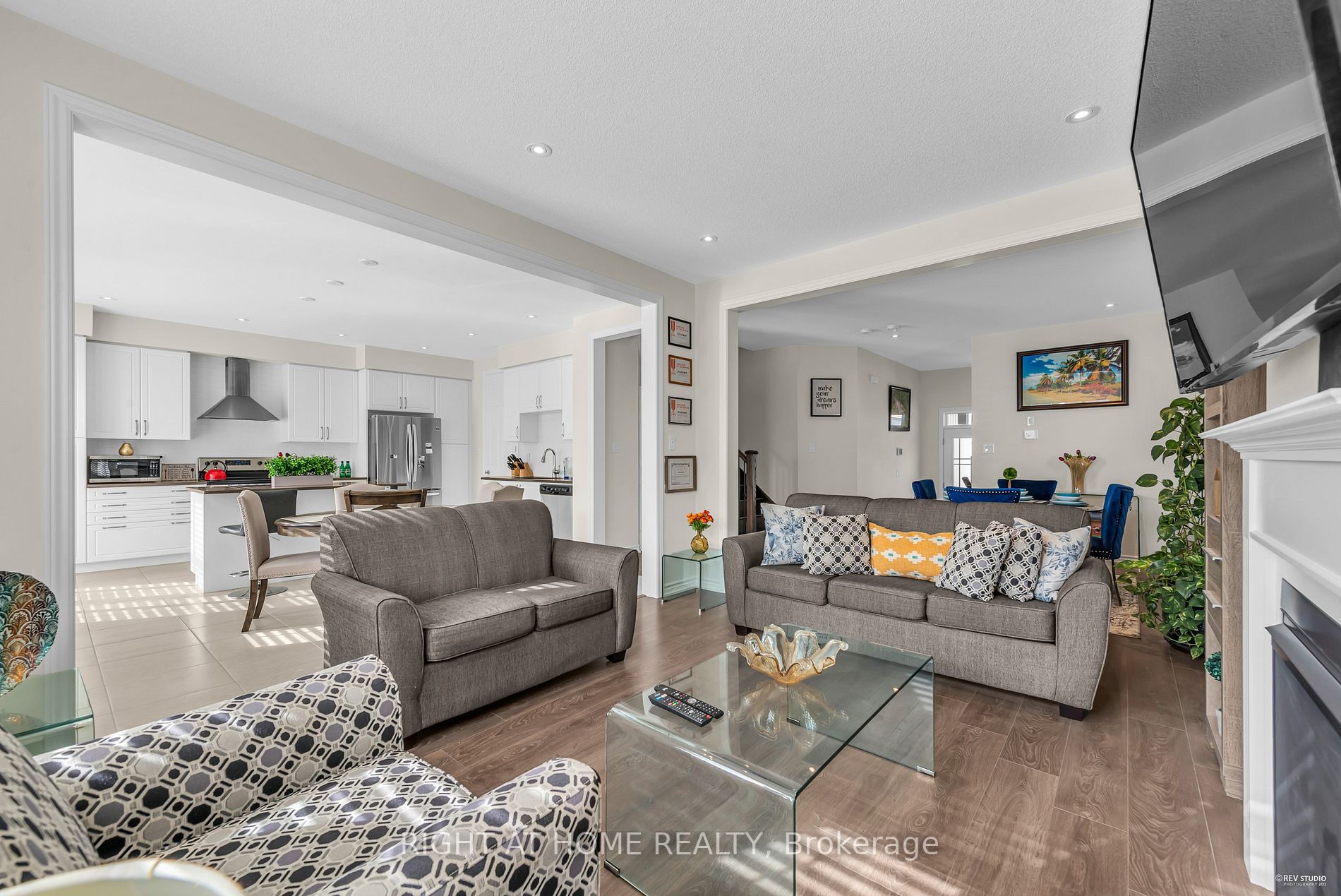 130 Mcfarlane Cres