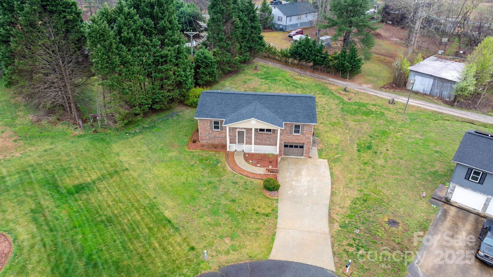 2711 Jordan Place
