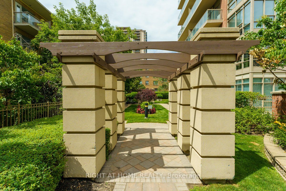 900 Mount Pleasant Rd 327