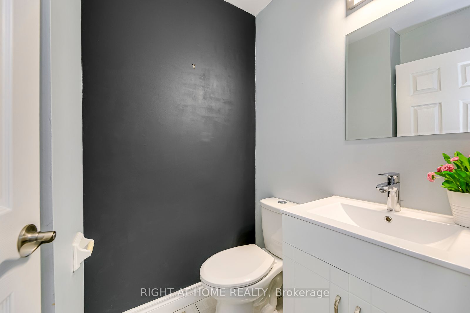 3125 W Fifth Line 76