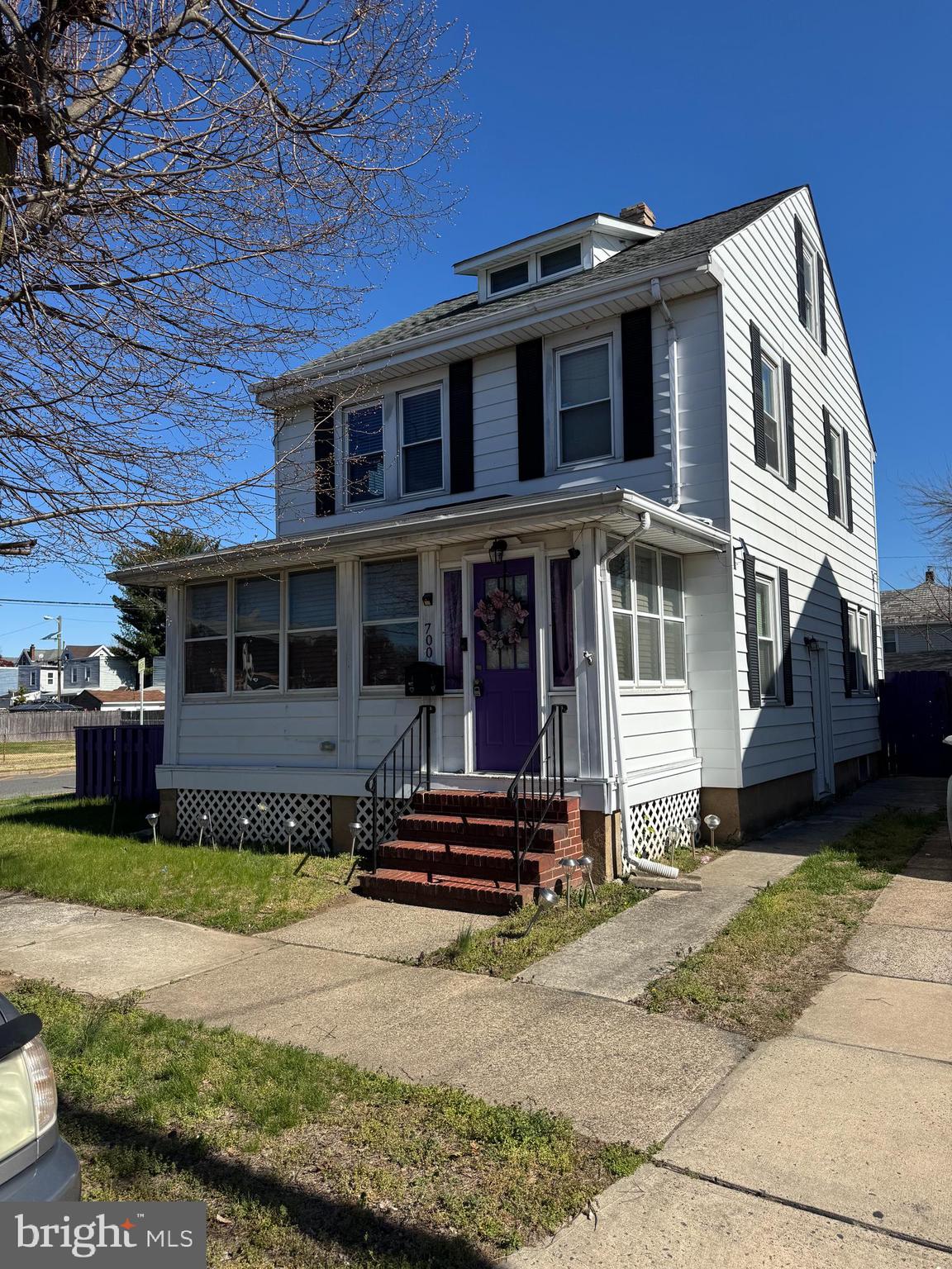 700 Schiller Ave  