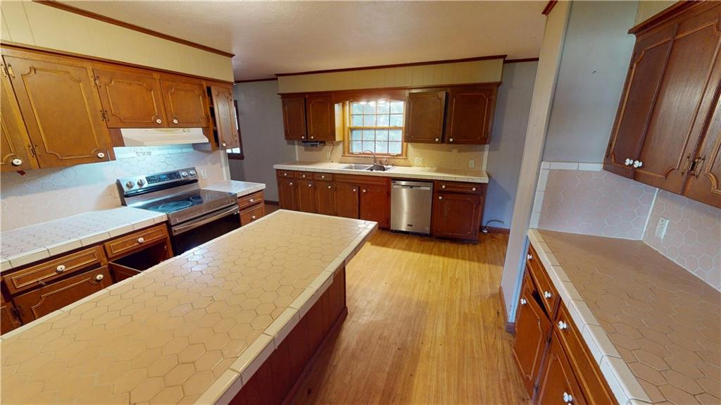 1015 E Quincy N/A