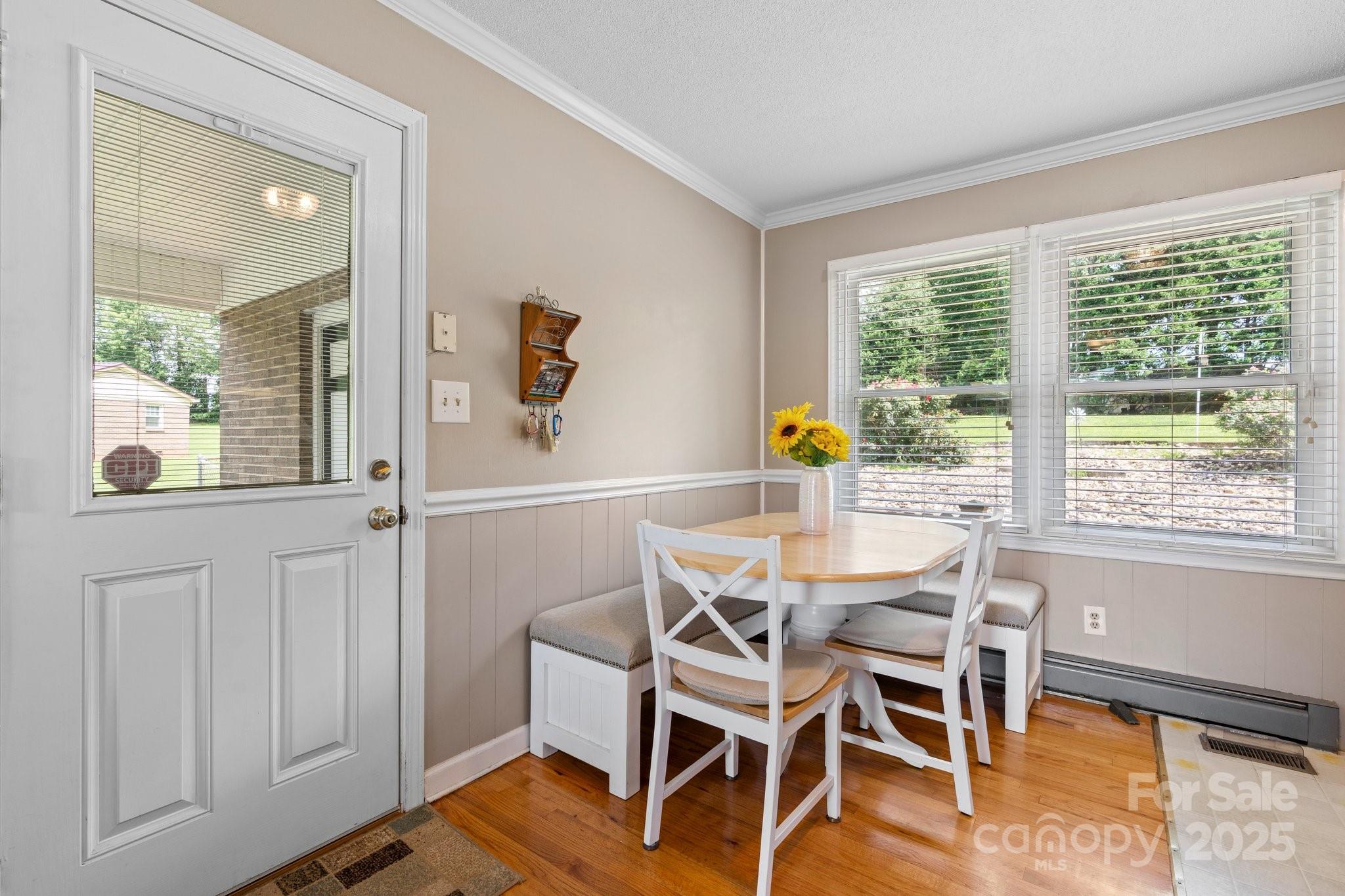 1040 Stagecoach Trail