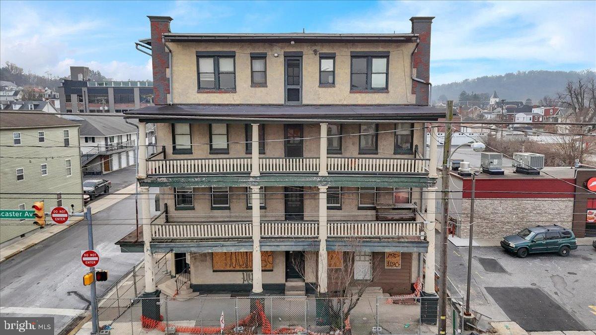 200 WLancaster Ave  