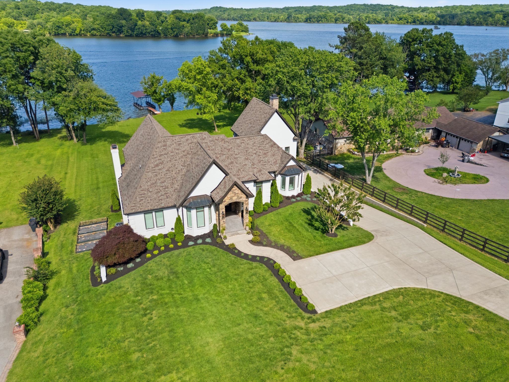 1167 Windsor Dr