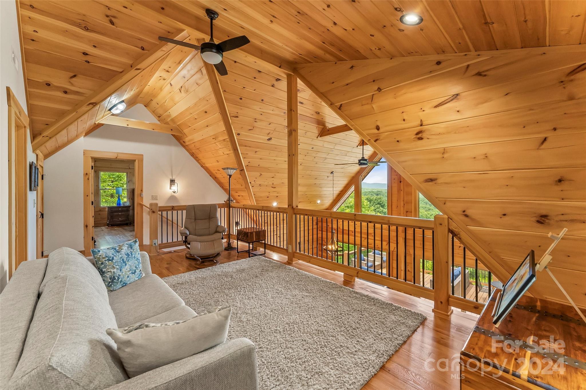 573 Lakeview Trail