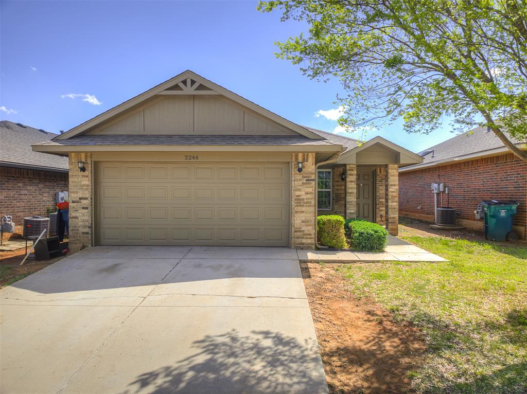 Beautiful 3-bedroom, 2-bath home in a quiet Edmond neighborhood! Open floor plan with plenty of natural light, updated kitchen, and spacious living areas. Private backyard perfect for relaxing or entertaining. Conveniently located near schools, shopping, and major roads. Don’t miss this move-in ready gem!”
