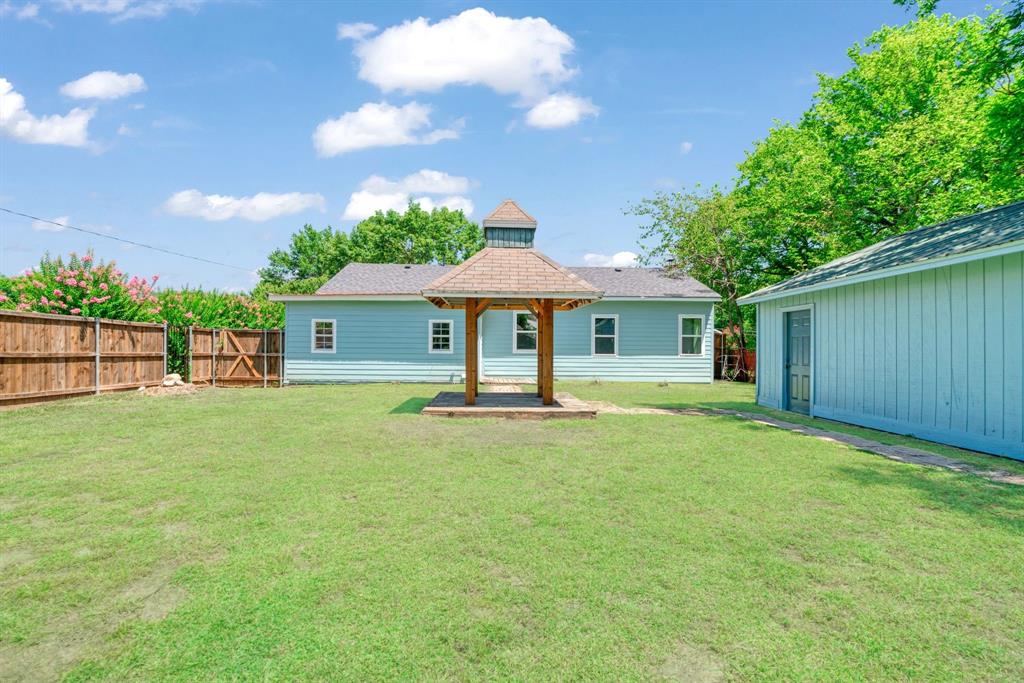 1100 Pine Bluff