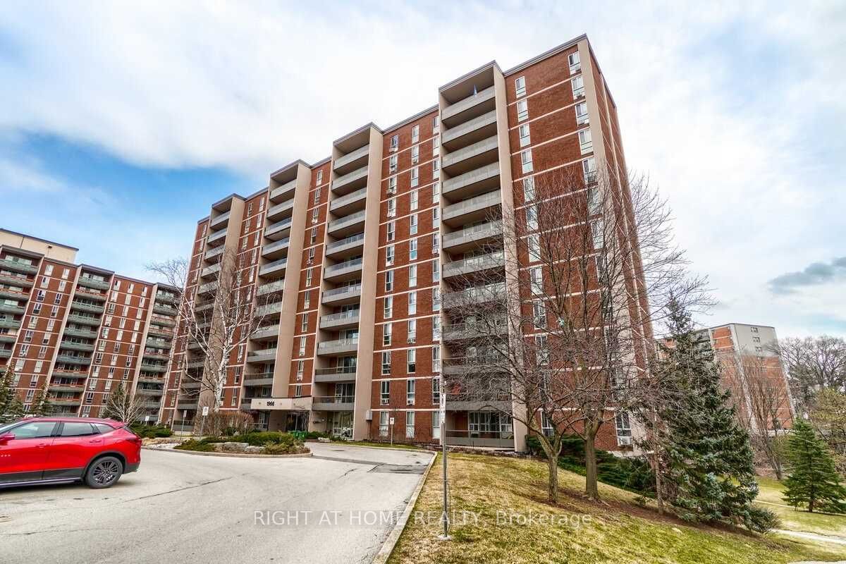1966 W Main St 404
