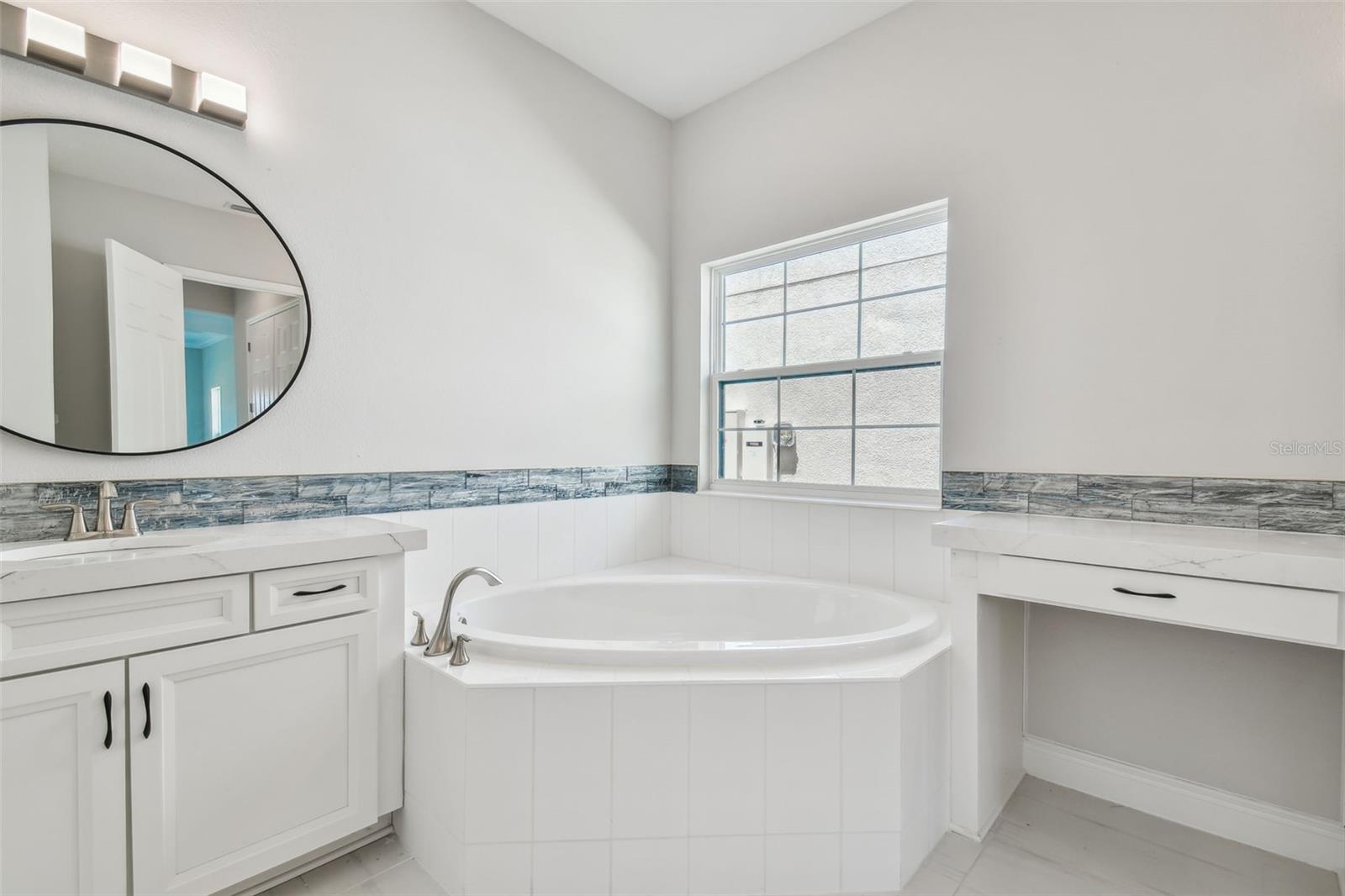 11239 Rustic Timber Loop