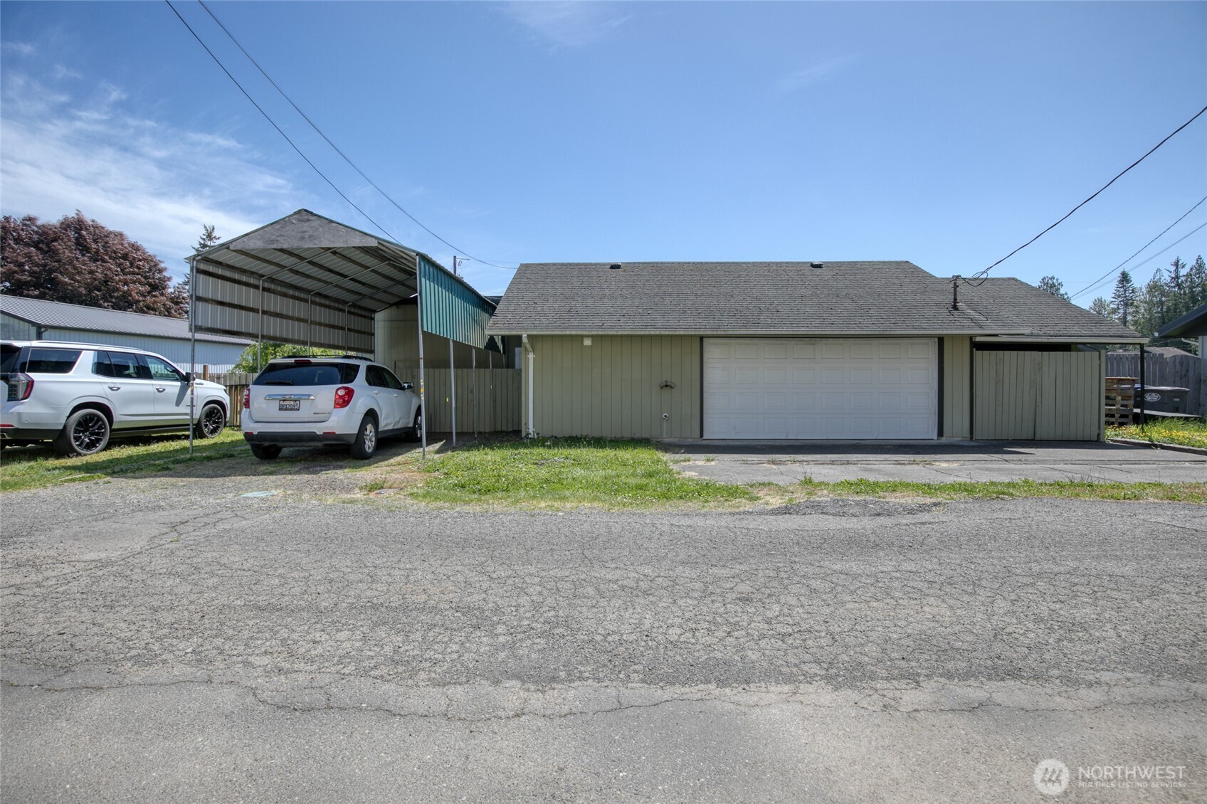 616 E Simpson Avenue