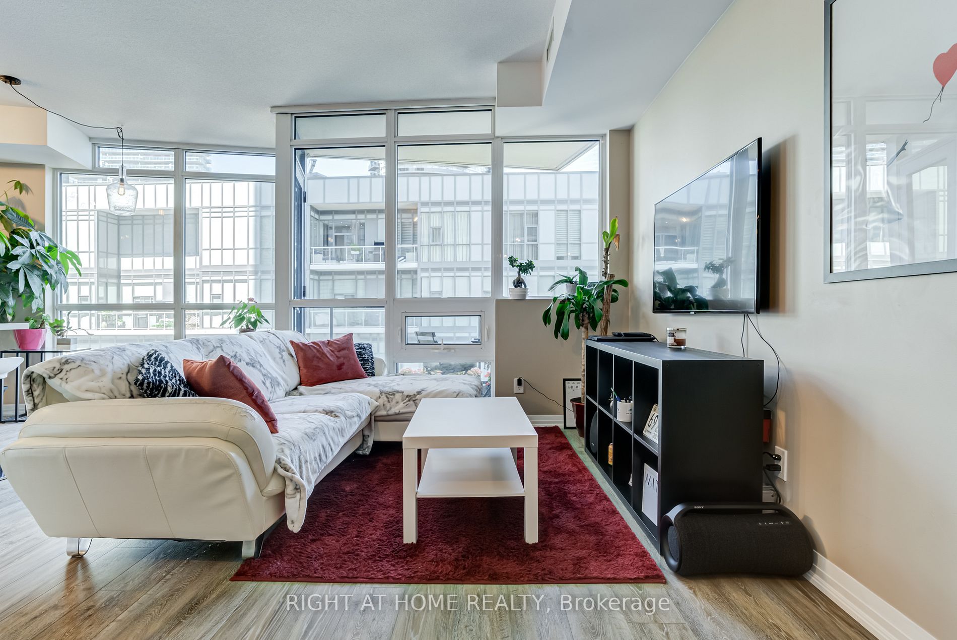 59 Annie Craig Dr 1601