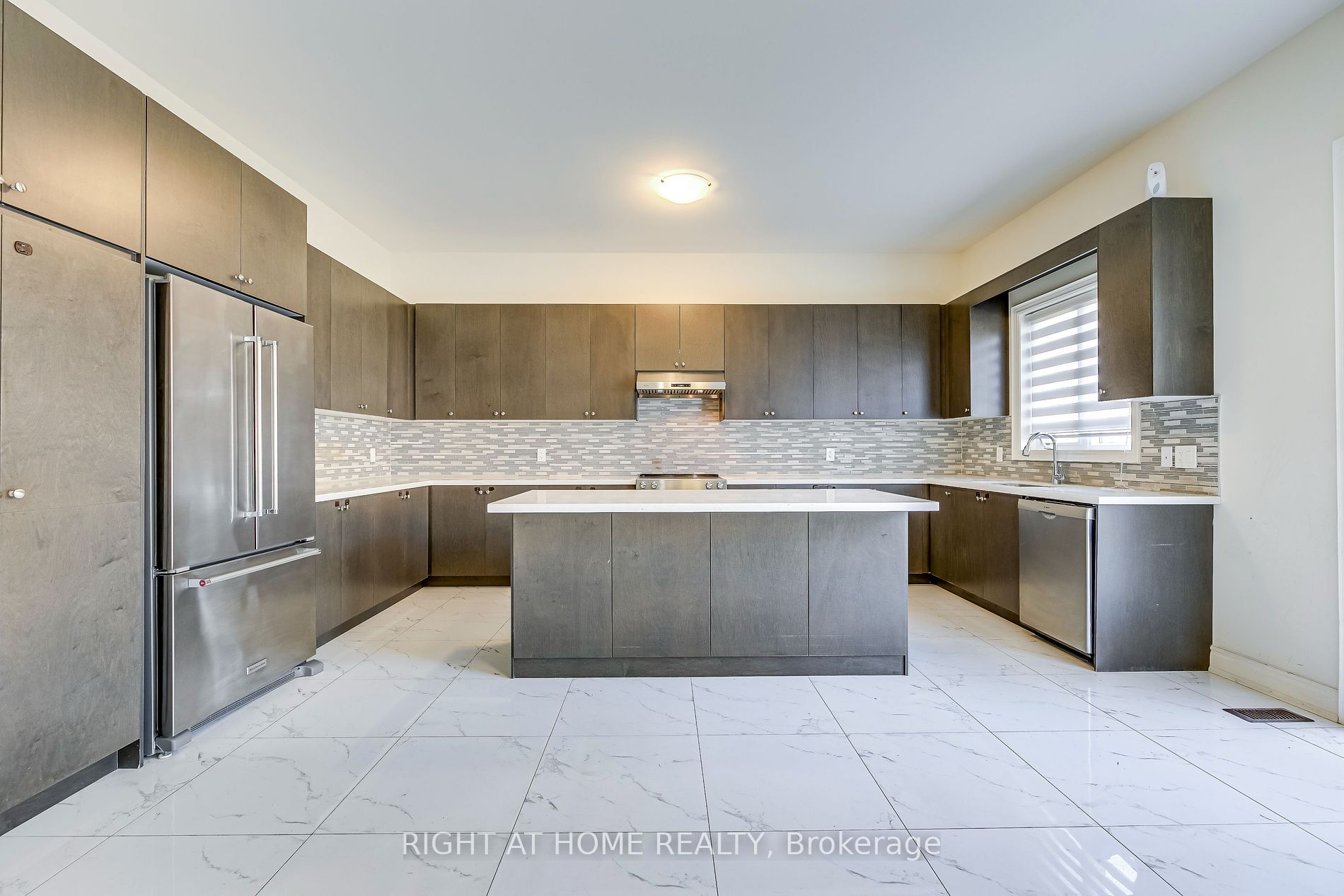 1551 Doran Cres