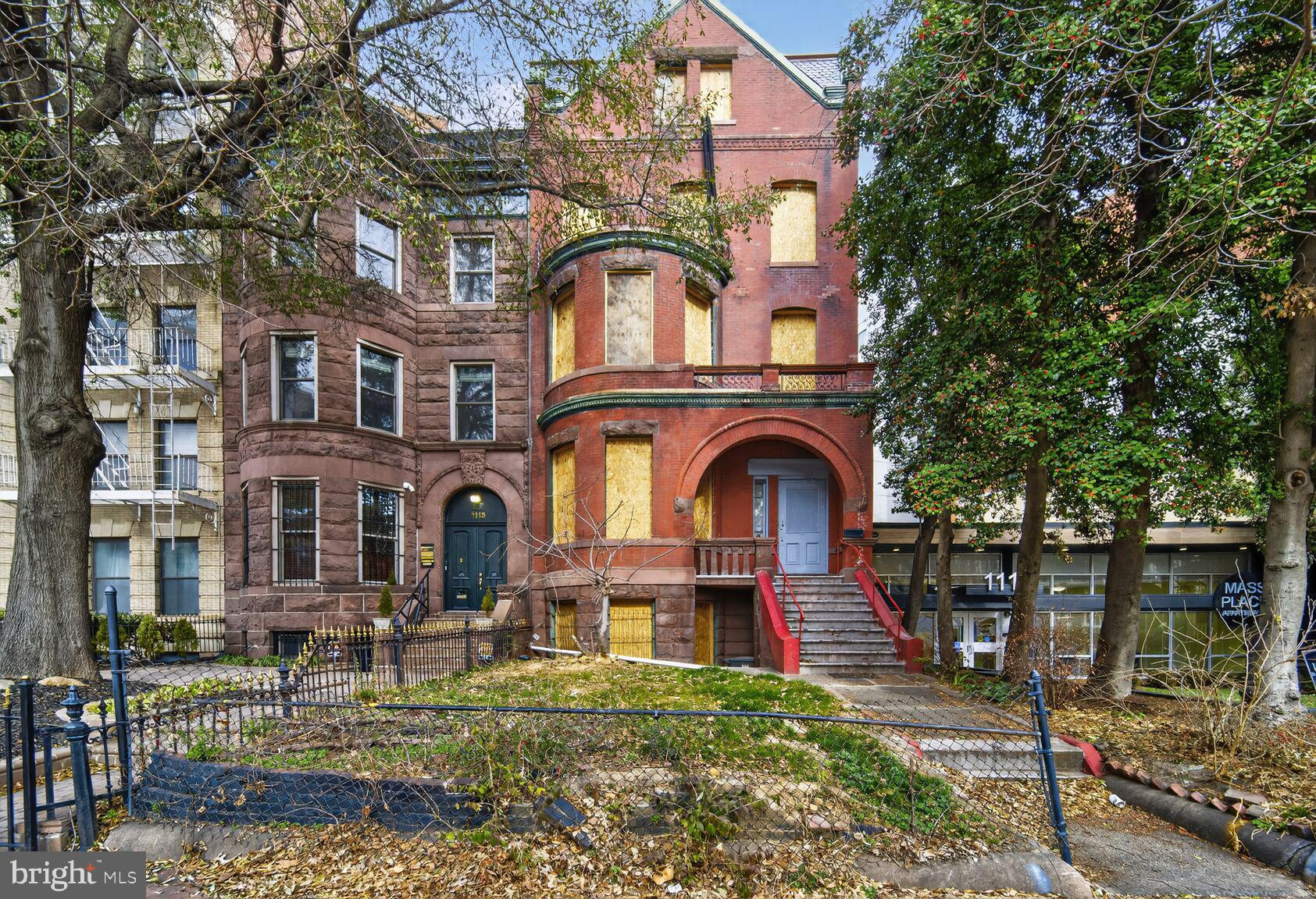 INVESTORS!-GRAND SCALE LIVING. NEEDS WORK BUT OWNERS WILL ENTERTAIN ALL OFFERS HUGE W/ 7500+ SF, 6 LVLS-"L2" IS BSMT,"L1" IS REALLY MAIN, 4 LVLS ABOVE GRADE, THIS PROPERTY HAS NEW ROOF WITH SKYLIGHTS,  SEP CARRIAGE HOUSE GARAGE W/ HUGE LOFT. GORGEOUS ORIGINAL WOODWORK, MOLDING & TRIM, 10FT PLUS CEILINGS,MARBLE FIREPLACE.  THE SELLERS HAVE COMPLETED PERIMETER FRAMING THROUGHOUT PLEASE CONTACT AGENT FOR MORE INFORMATION AND SHOWING INSTRUCTIONS