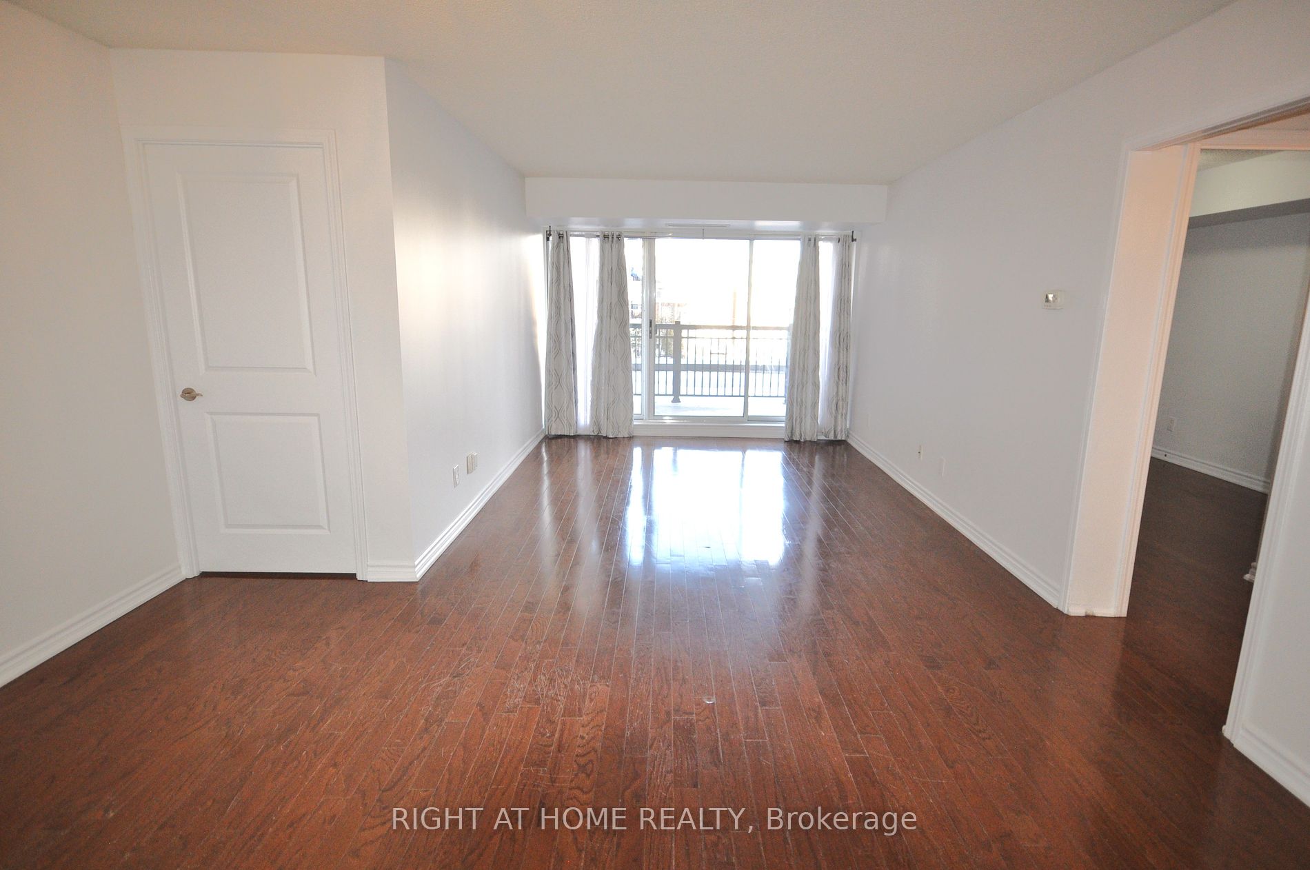 8026 Kipling Ave 201