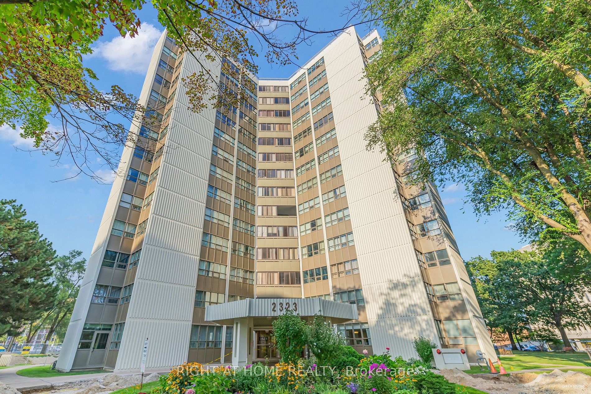 2323 Confederation Pkwy 408