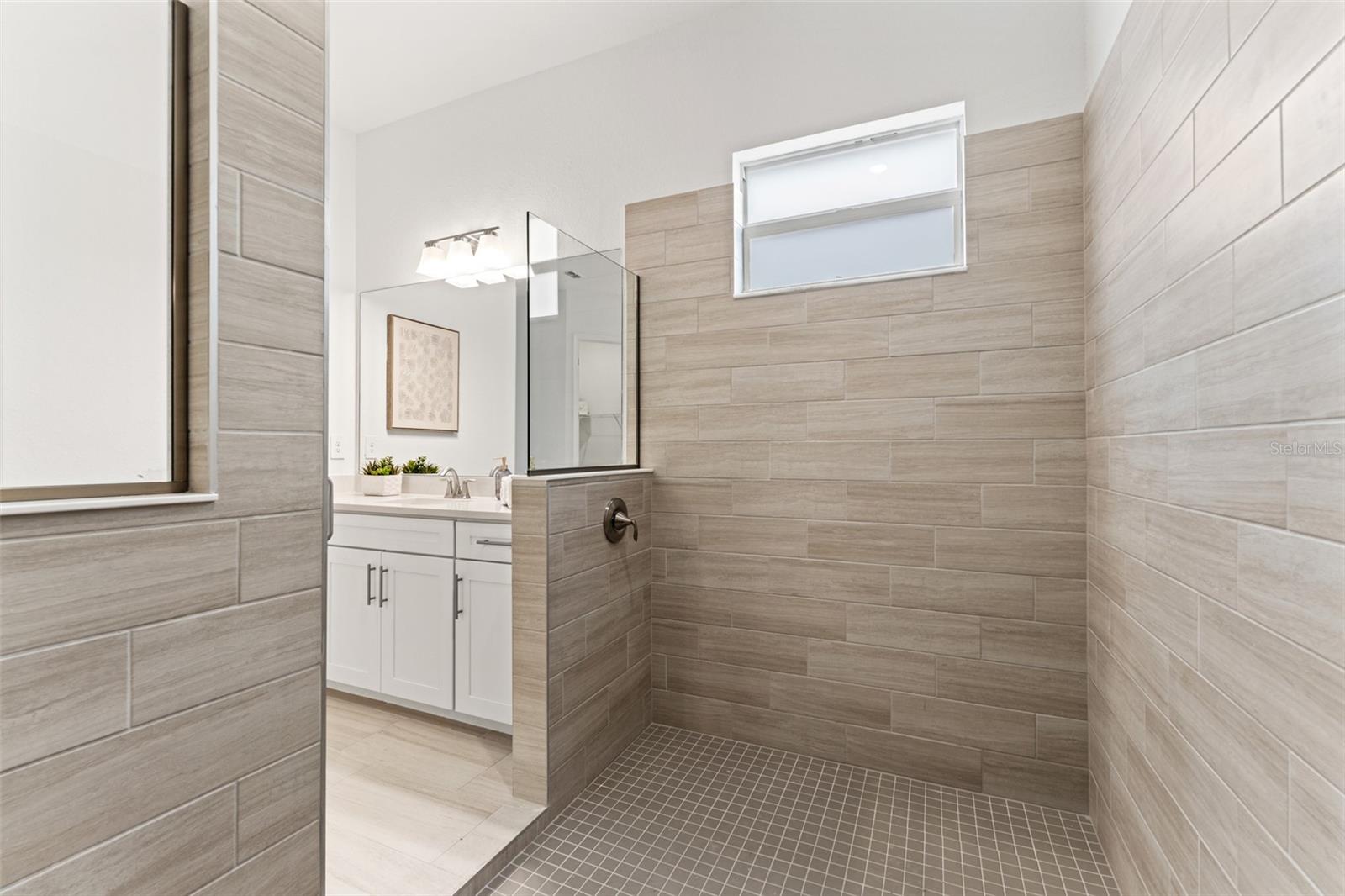 5535 Lightning Whelk Lane