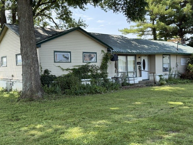 Great Flipper or Permanent Home  close to the Nissan Plant and Downtown  Decherd Tn. Come ,Bid And Buy.