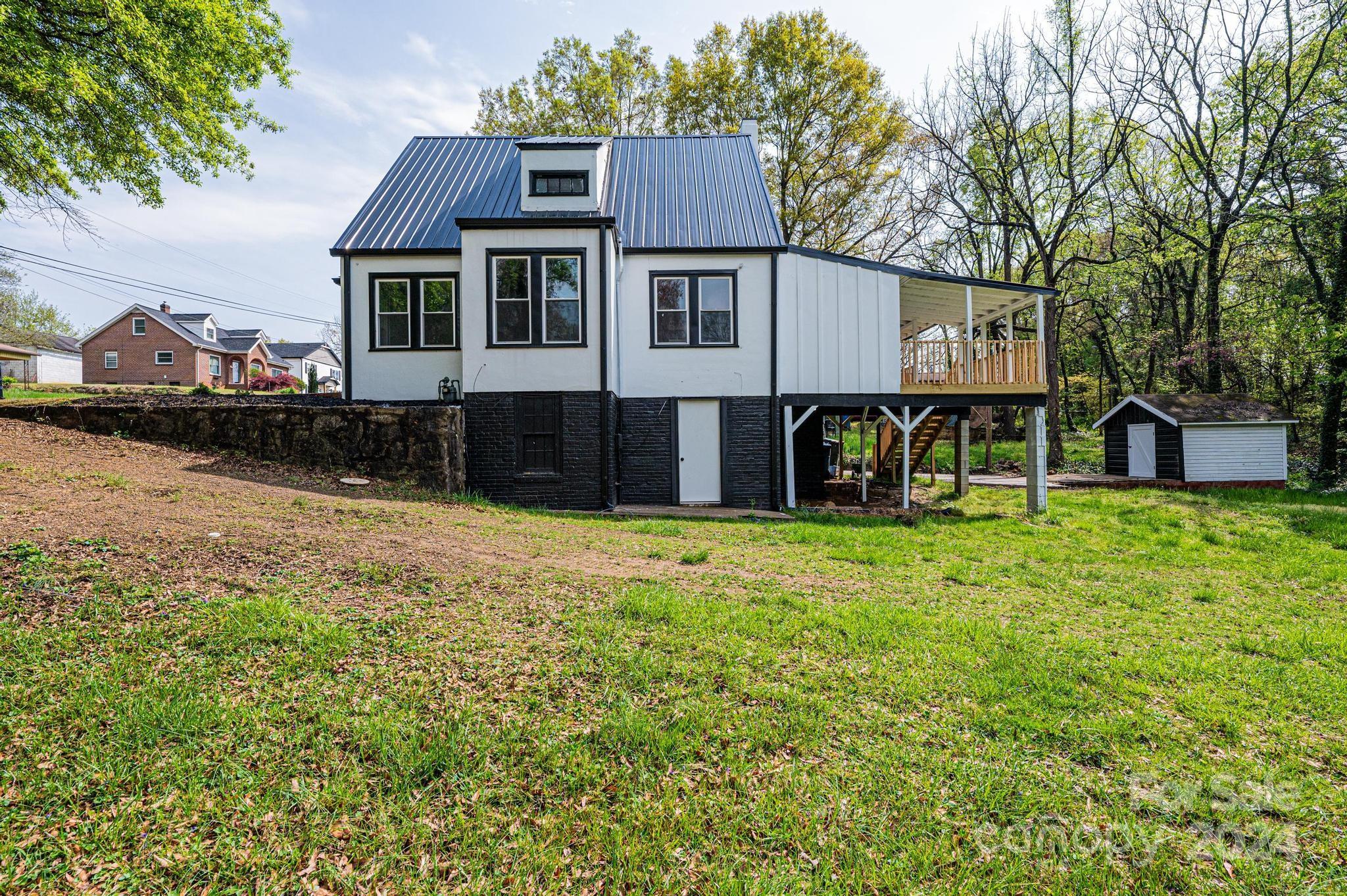 332 2nd Street Place SE