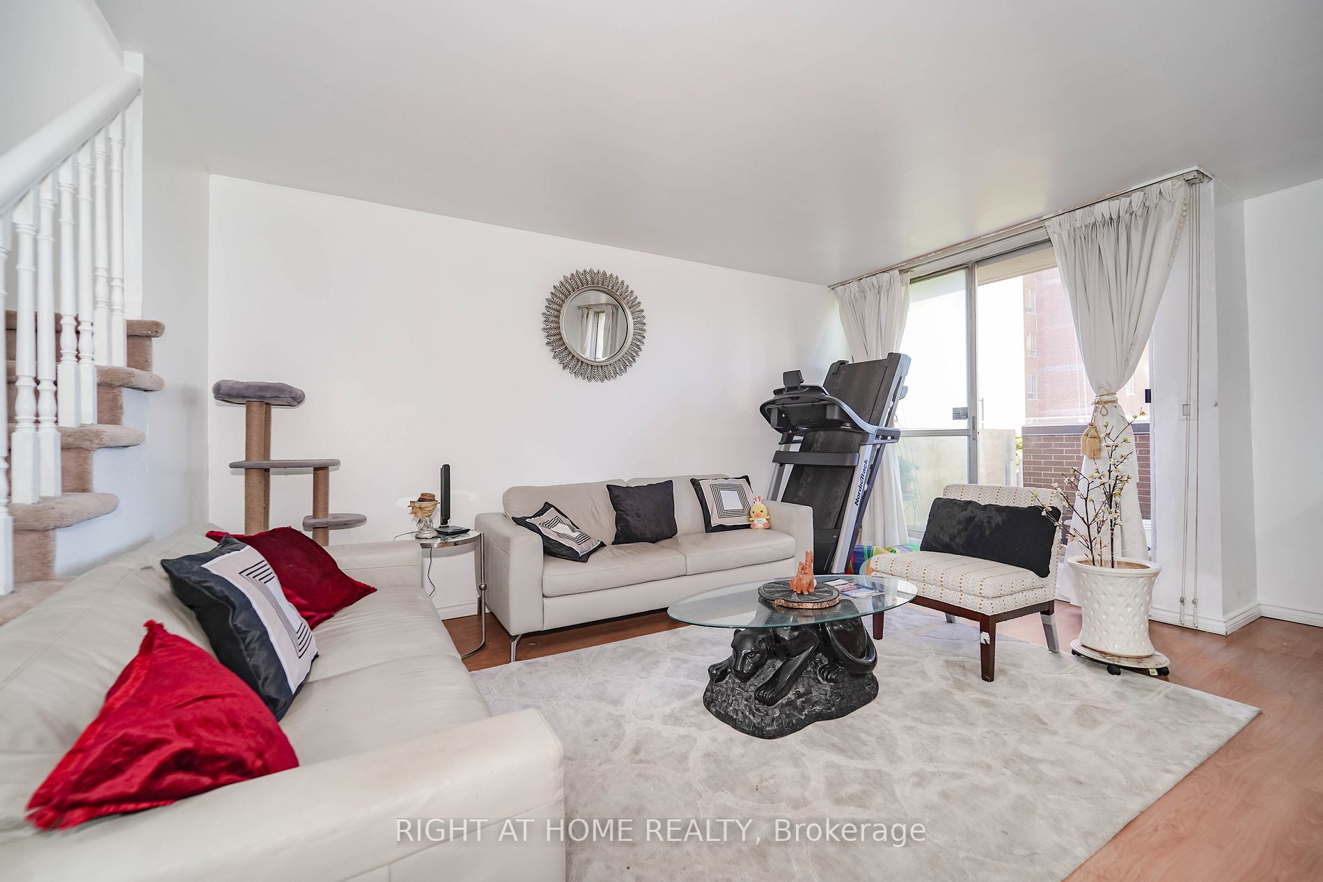 10 Crescent Town Rd 303