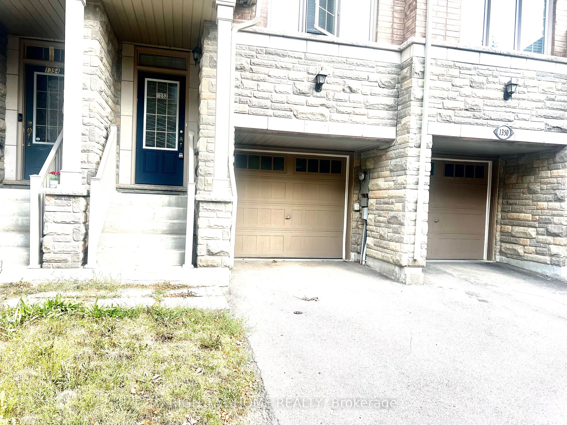 1352 E Granrock Cres