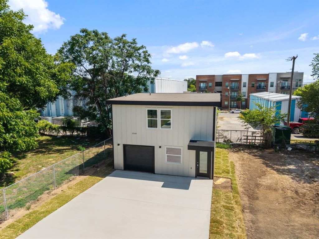 Experience modern living in this BRAND NEW townhome featuring stunning views of downtown Fort Worth. Ideally located just steps from the Trinity River and the vibrant Race Street and Riverside entertainment district, this property puts dining, local shops, entertainment, and outdoor recreation close to home. Enjoy a morning walk along the river, explore nearby restaurants, or spend an evening taking in the downtown skyline. A beautiful opportunity to enjoy new construction in a location that connects you to the energy and charm of Fort Worth