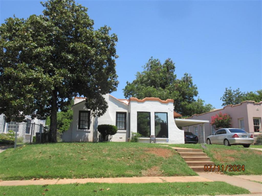 24 hour notice to showNo sign placed in the yardNeed 60 days to closeRealtor and Seller are relatedAdditional building in Back could be garage apartment