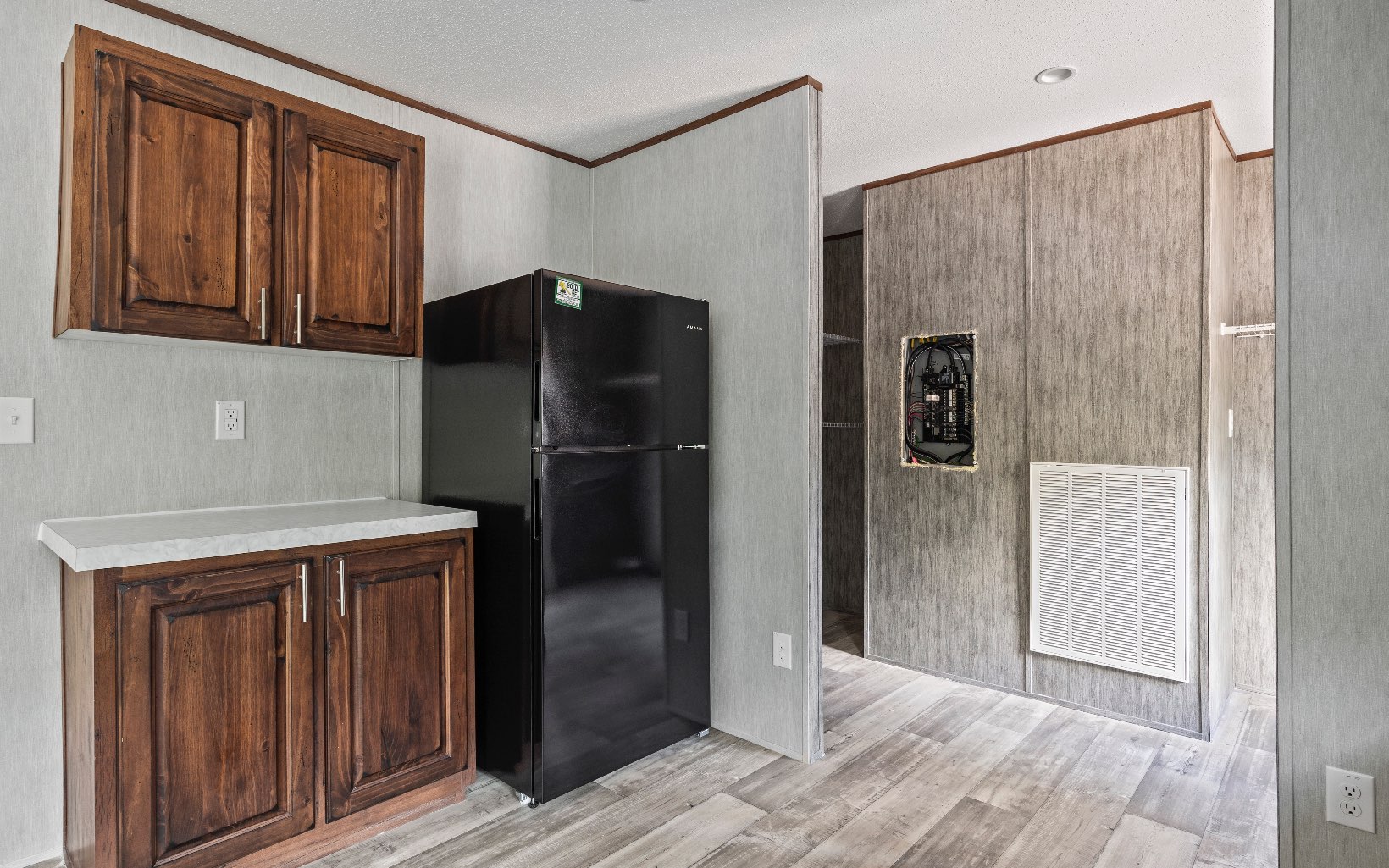 310 NE Weeping Willow Ln