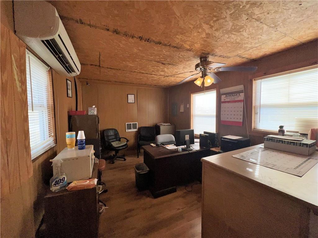 905 E Subway Boulevard
