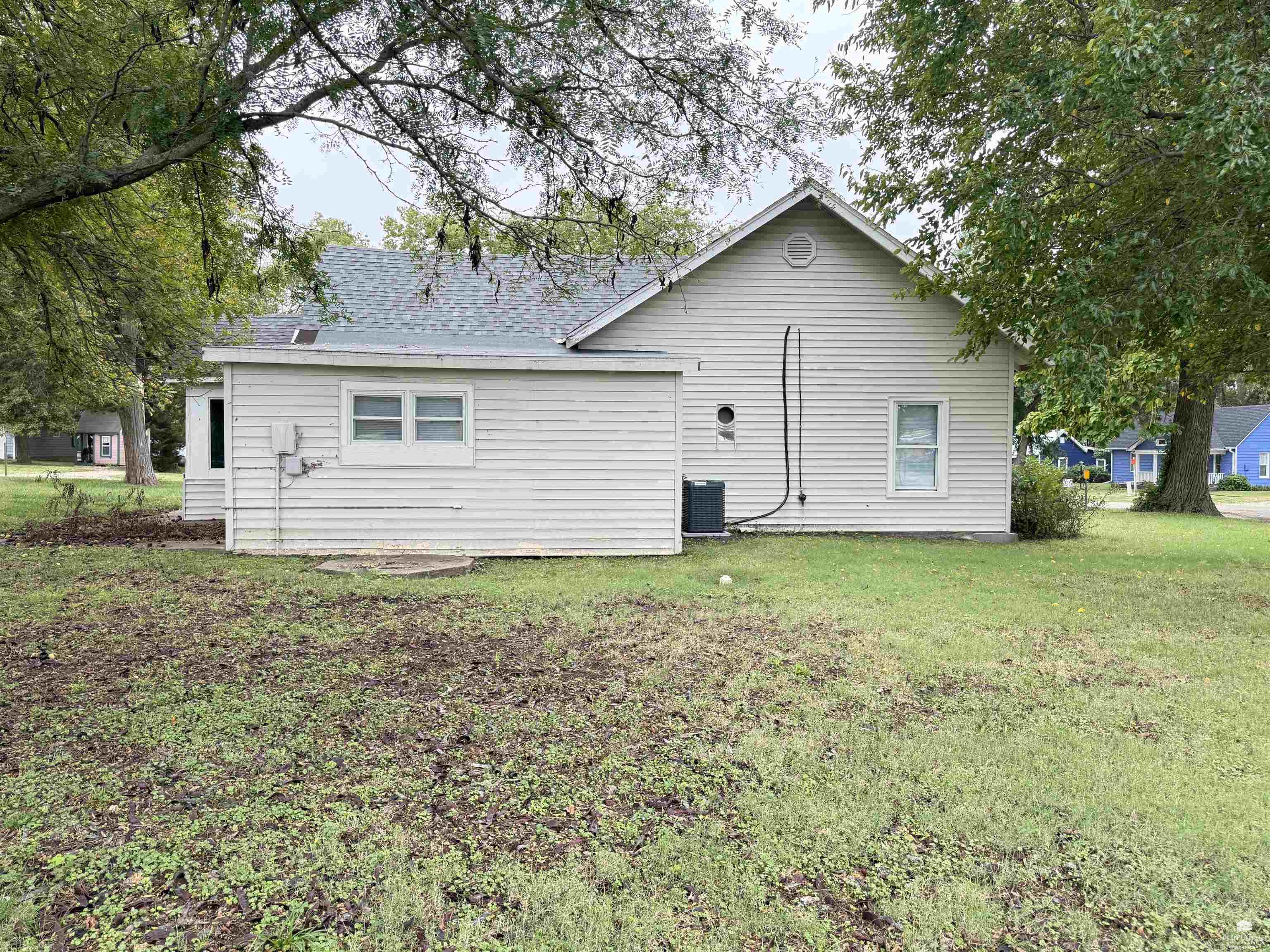 216 W Elm Street