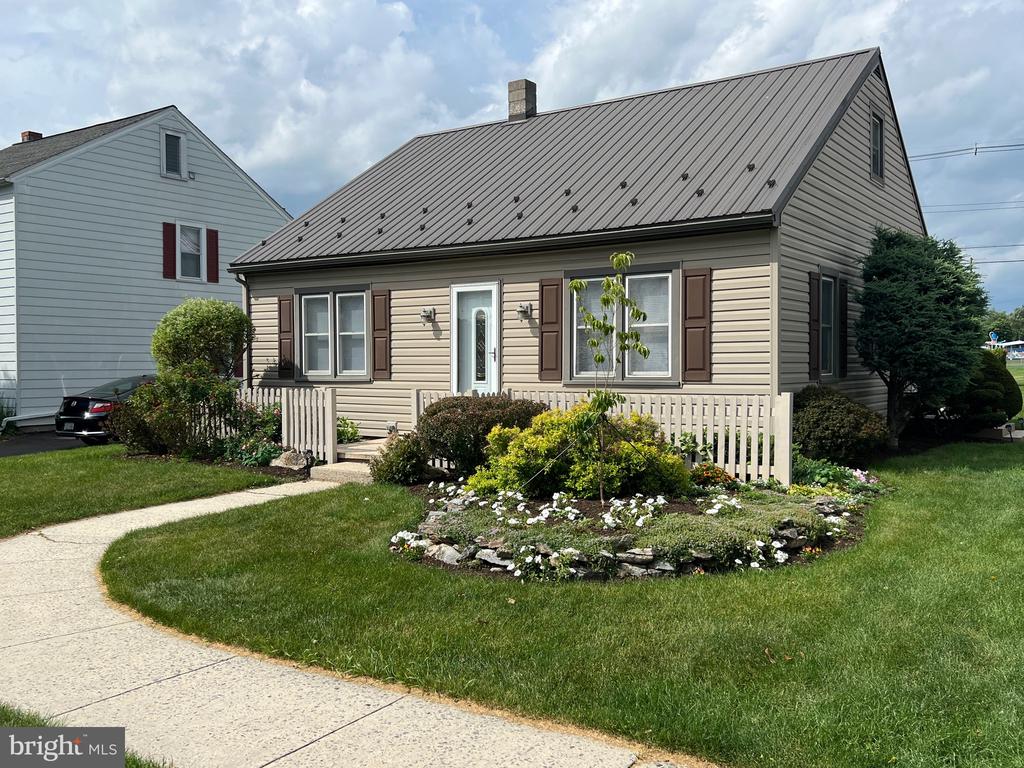 Just Listed! 1147 Stanley Avenue, Chambersburg, PA