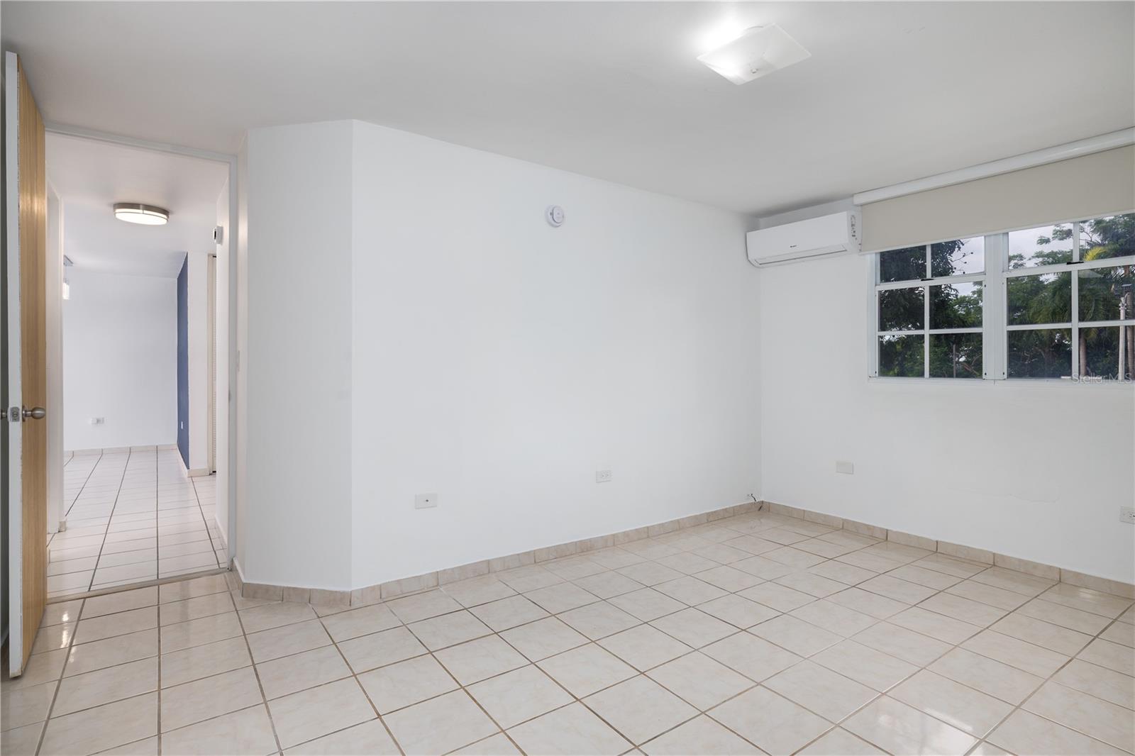 650 Calle Ceciliana 704