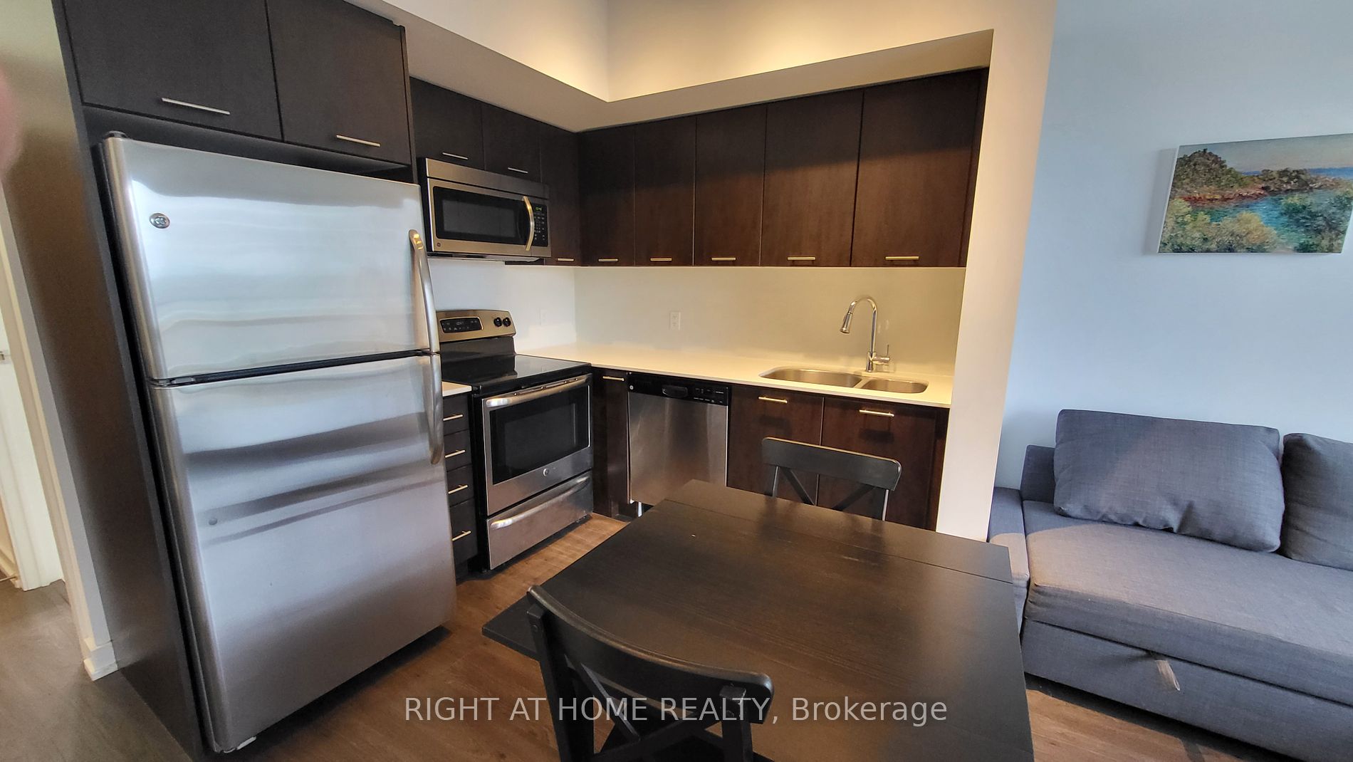 2200 W Lakeshore Blvd 612