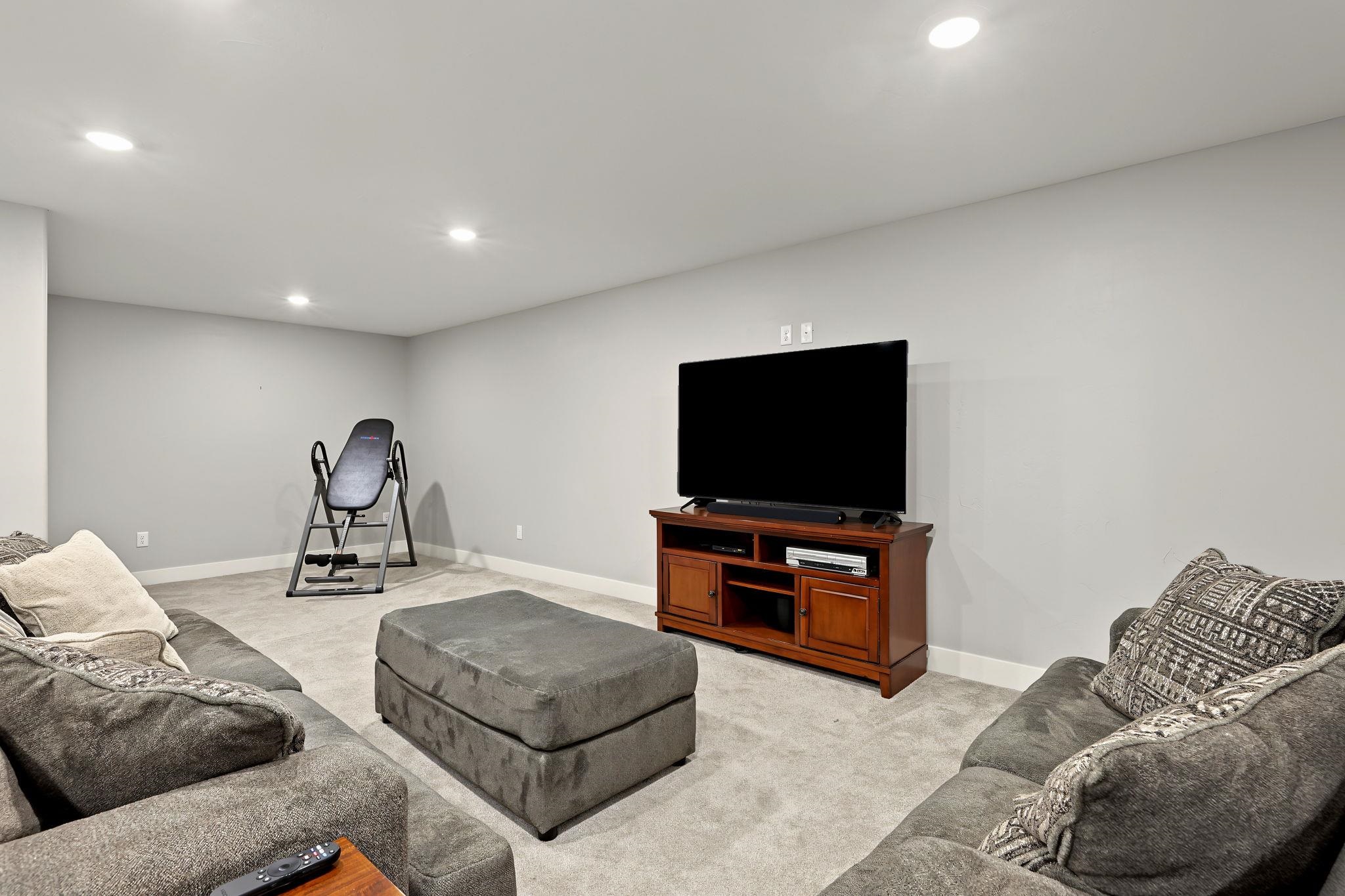2116 Eastridge