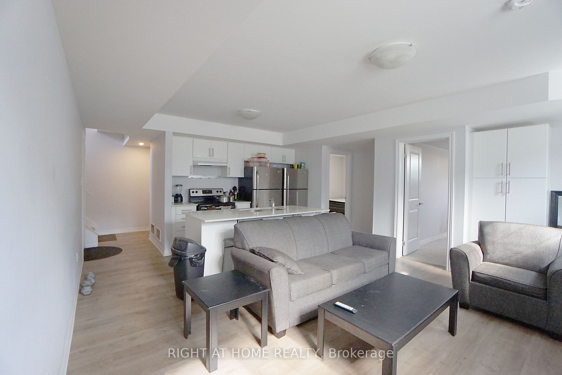 246 Penetanguishene Rd 8