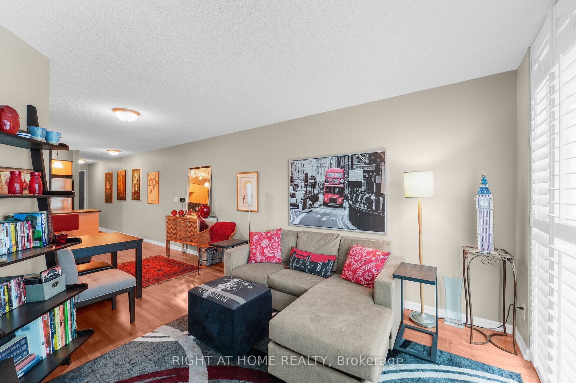 18 Yonge St 2315