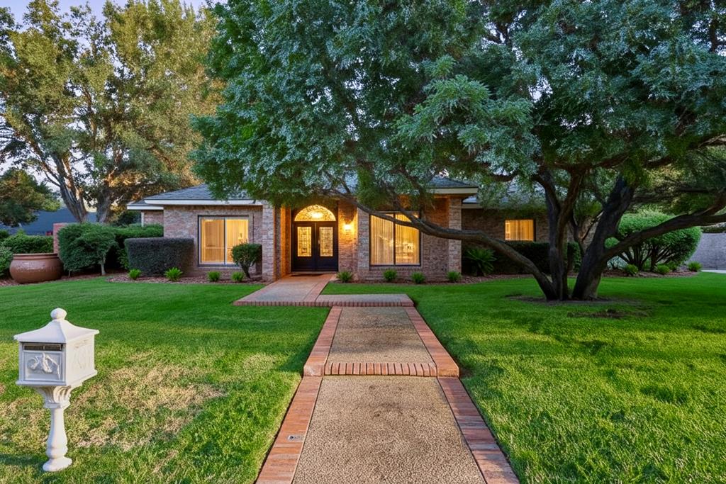 Exclusive neighborhood with HOA! 3 bed/3 bath/3 car garage with dazzling pool & hot tub! Grand entry opens to formal living w/crown molding, tile & fireplace. Formal dining w/shutters plus open concept den. Gourmet kitchen offers granite, island, stainless appliances, breakfast bar & nook, abundant cabinetry. Oversized primary suite w/soaking tub, sep shower & dual vanities. Private study w/hardwood (could be 4th bedroom). Mature landscaping & covered patio perfect for entertaining! Homes like this one are rare and exclusive- Don't wait call today!