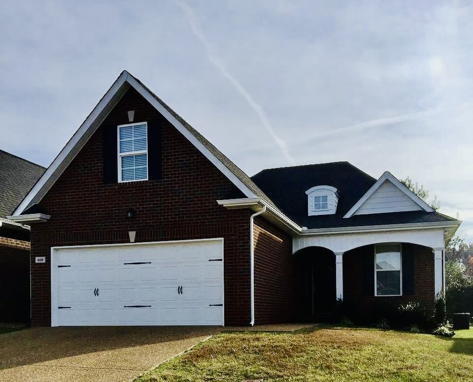 600 Indian Ridge Circle