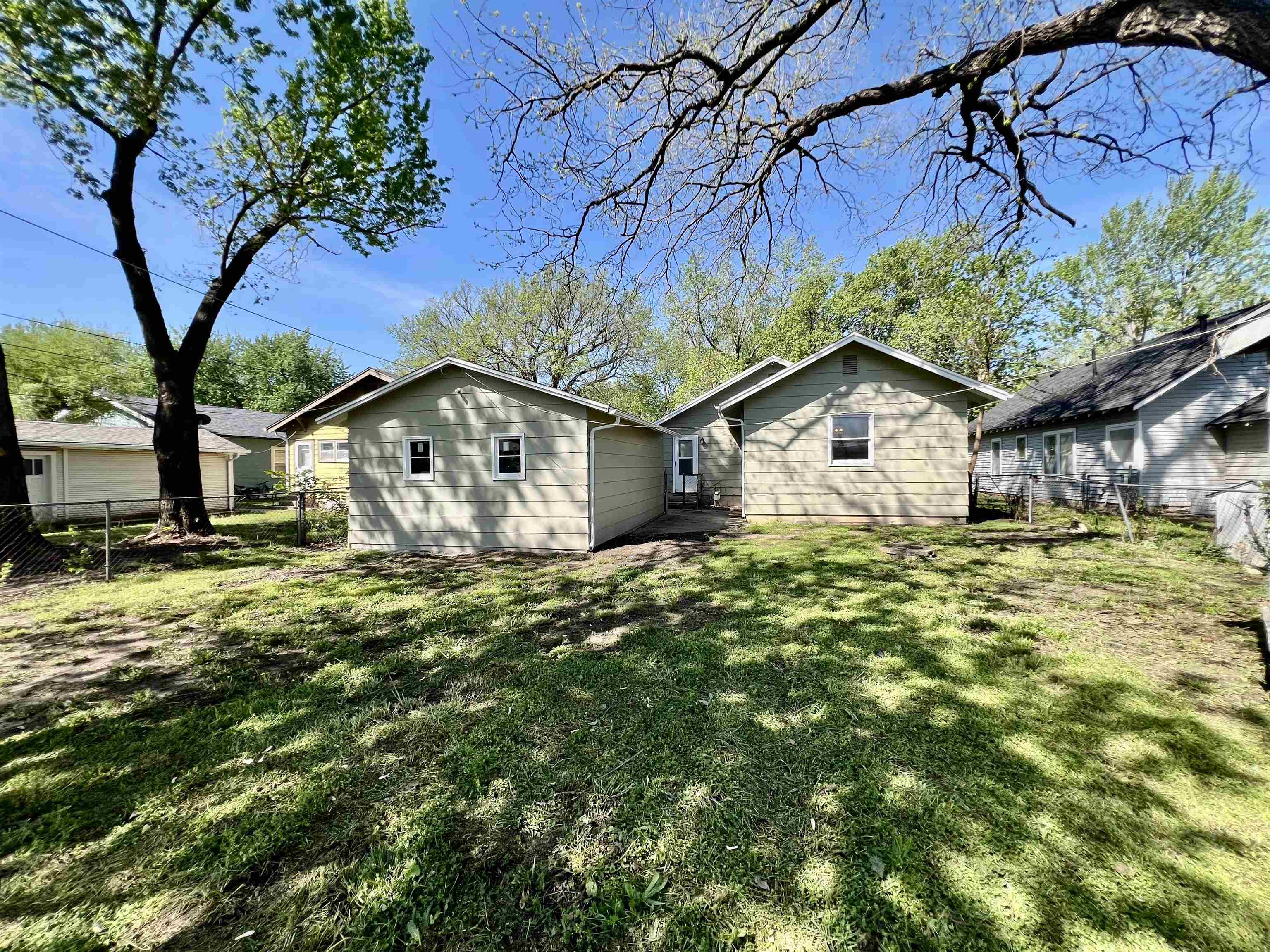 1118 N B