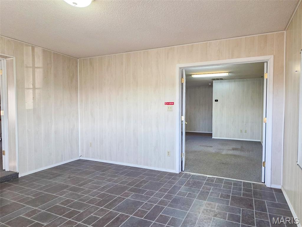 211 Lincoln Drive