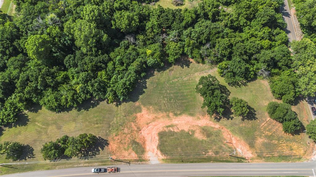 Build your dream home or business on this incredible 3.95-acre (MOL) lot, ideally located between Edmond and Guthrie, it's perfectly situated at the prime corner of Charter Oak and Broadway! Located within the highly sought-after Edmond School District.
