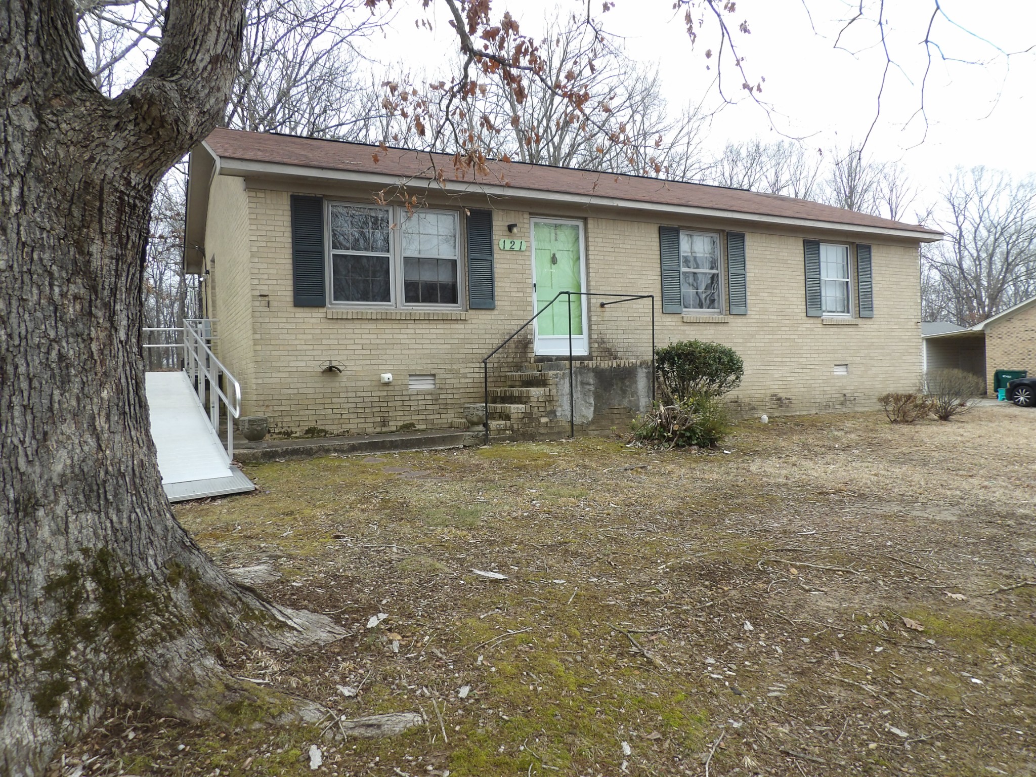 121 Eze Ave