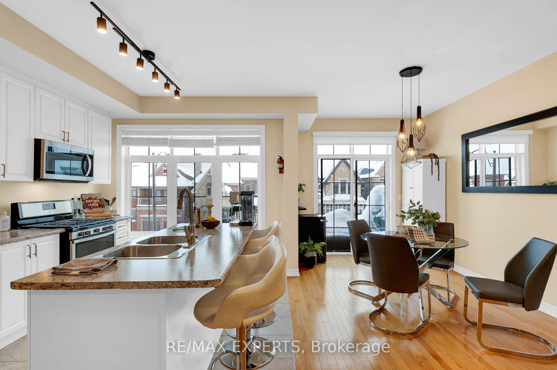 136 Alvin Pegg Dr