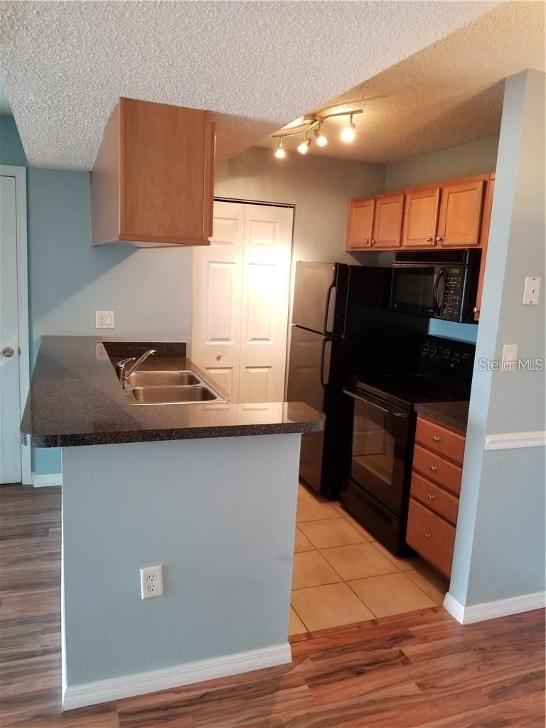 803 Lake Haven Square 202