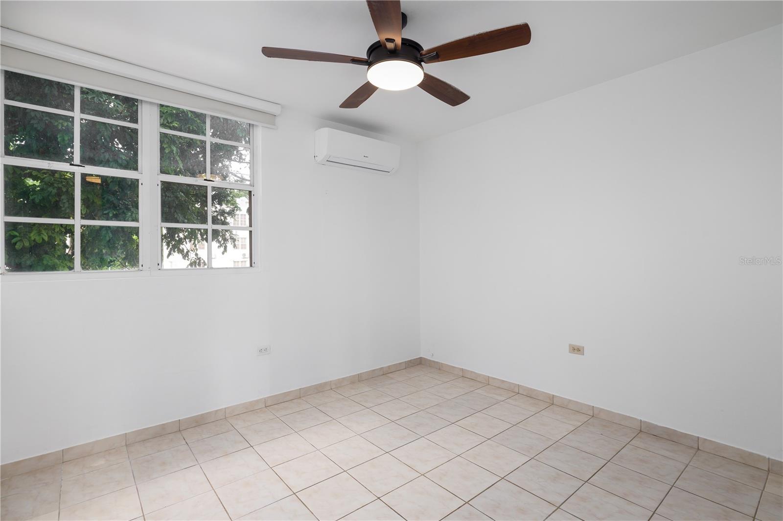 650 Calle Ceciliana 704