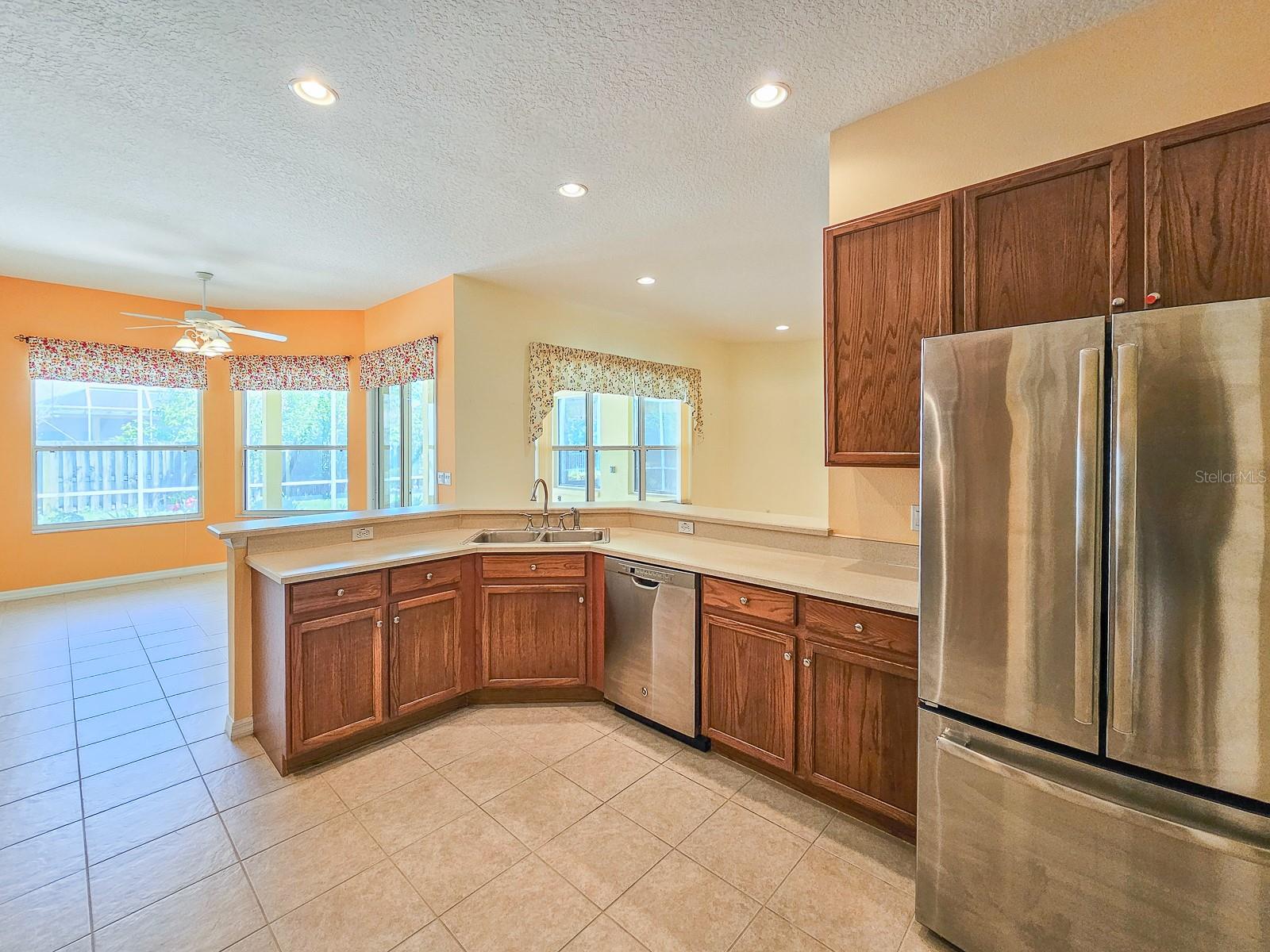 16 Lake Success Drive