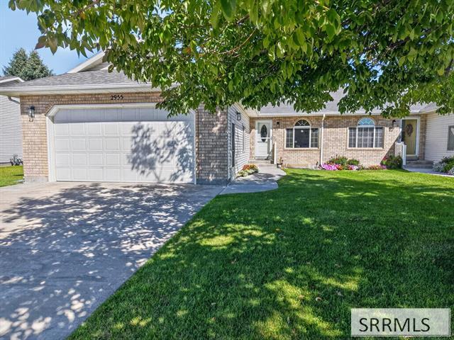 2955 E Courtyard Circle
