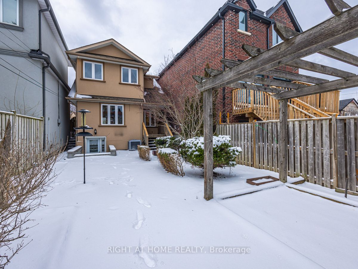 69 Mcintosh St