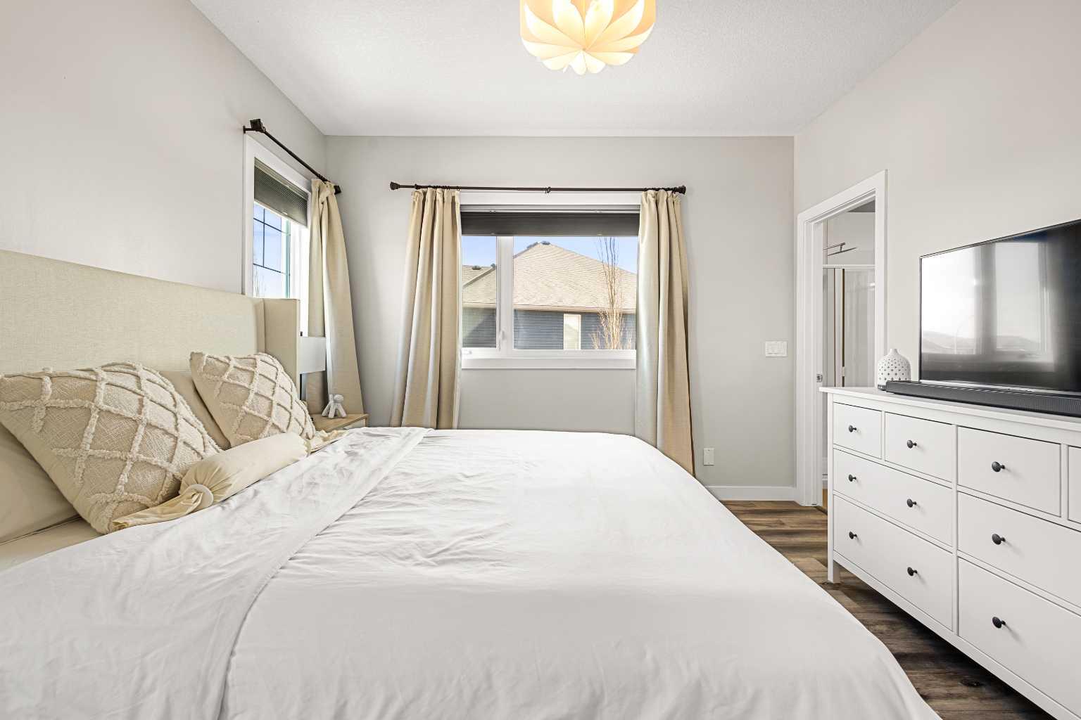 51 Evansglen Court NW