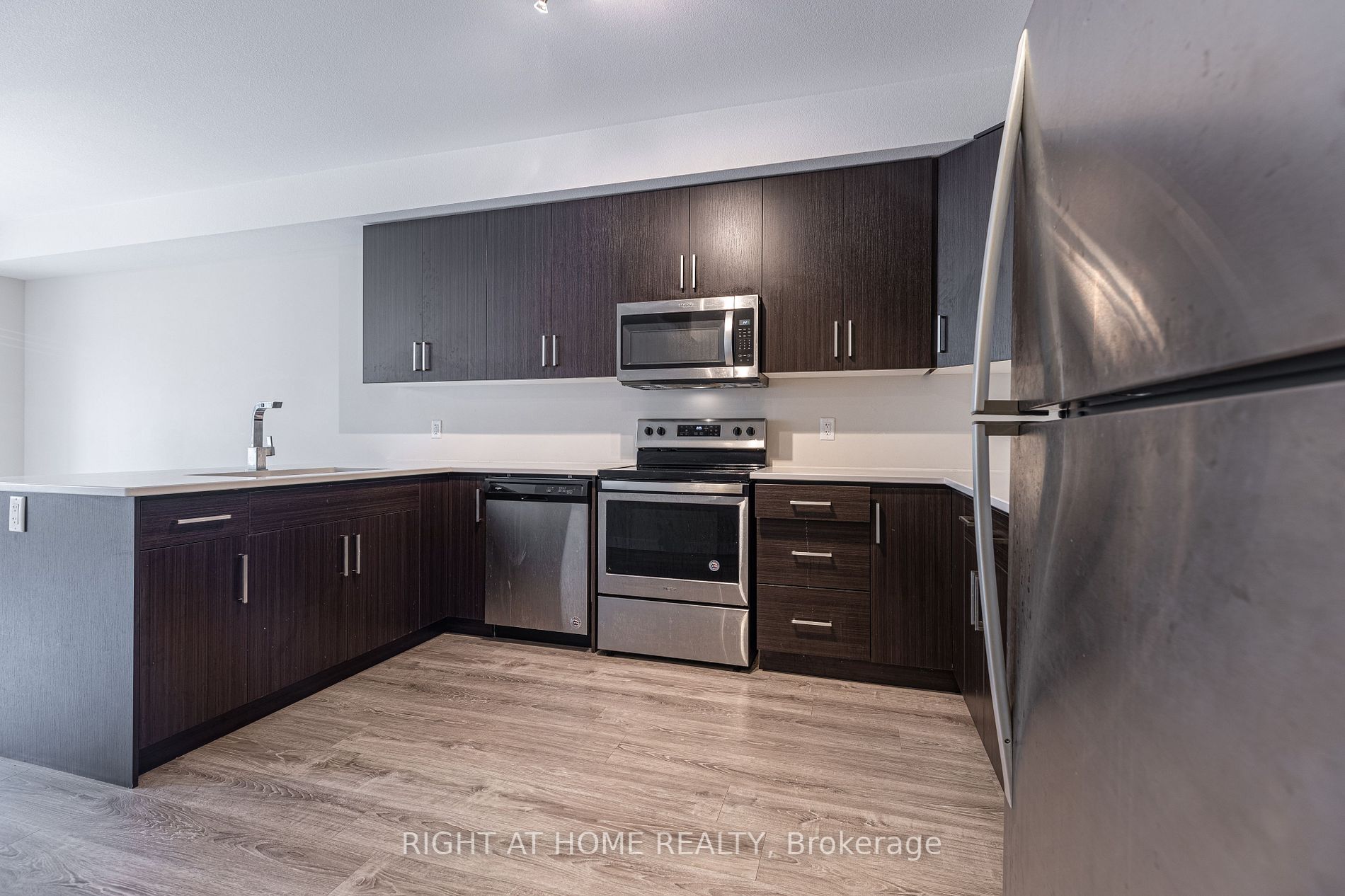 925 Battery Park 102